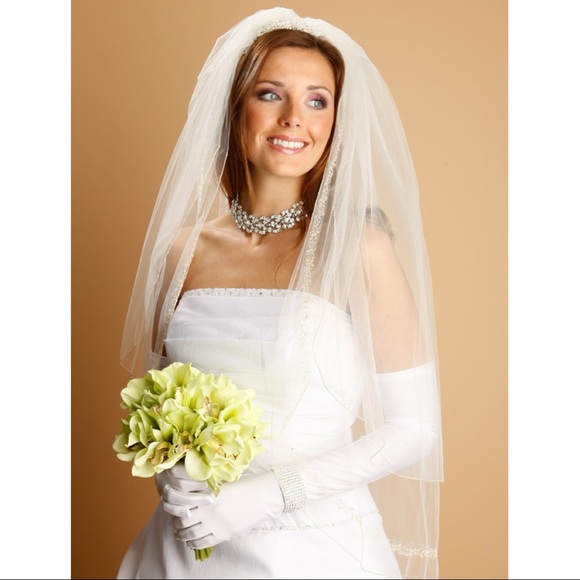 Above Elbow Bridal or Prom Gloves in Shiny White Satin - Picture 4 of 4